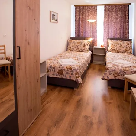 Lori Apartment *