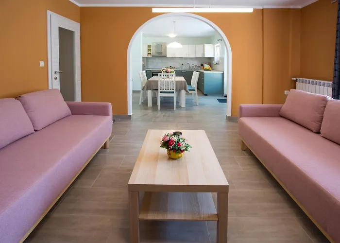 Lori Apartment *